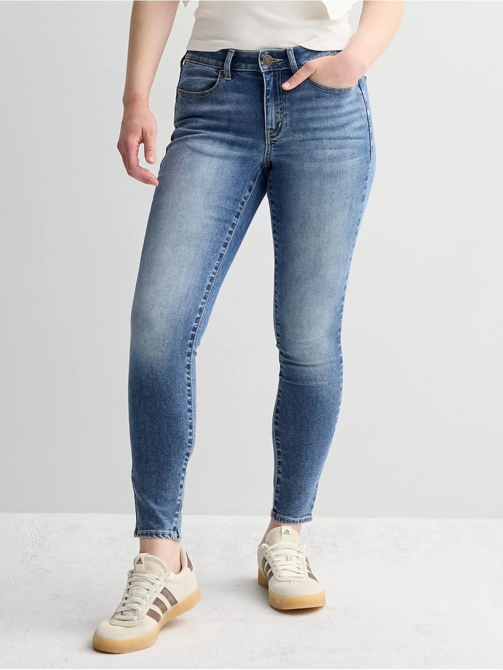 Kohl’s So Skinny Jegging in Vintage Light Wash